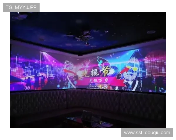 圣保罗市墙绘酒吧派对用主题投影引燃NFL赛事热潮