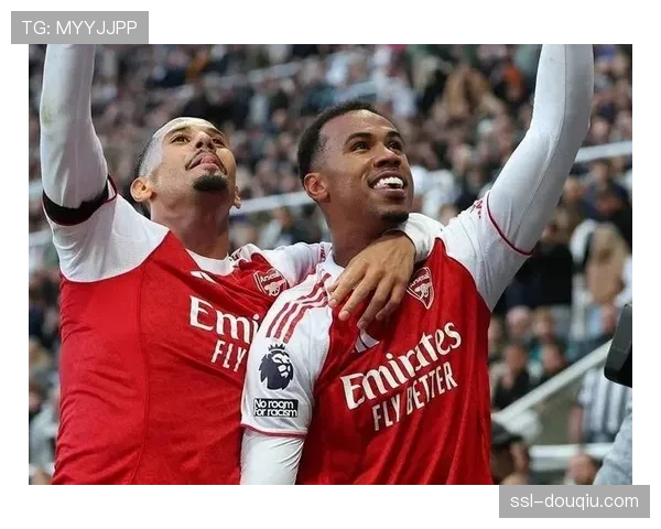 利兹联补时扳平利物浦，田中碧凌空抽射终结球队四连败